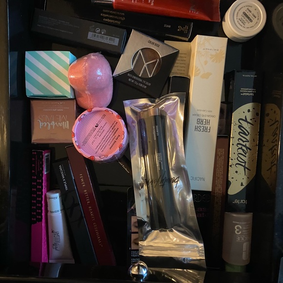 HIGH END MAKEUP BUNDLES ! - Picture 12 of 16